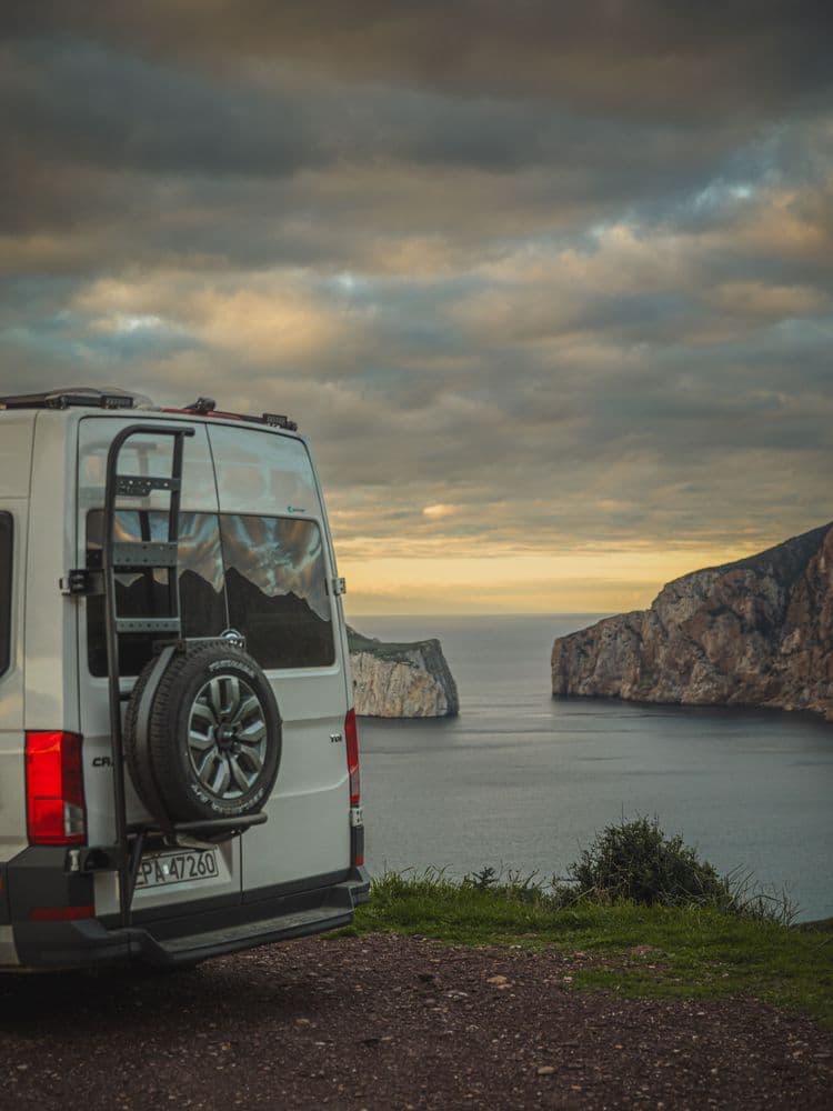 Aluminiowe mocowanie koła zapasowego z drabinką do MAN TGE, Crafter 2 i Grand California thumbnail 5