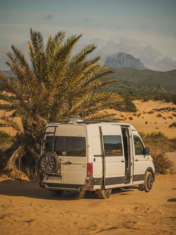 Aluminiowe mocowanie koła zapasowego z drabinką do MAN TGE, Crafter 2 i Grand California thumbnail 8