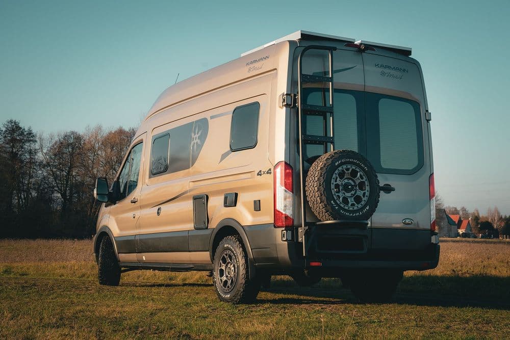 Odzyskaj przestrzeń w swoim vanie