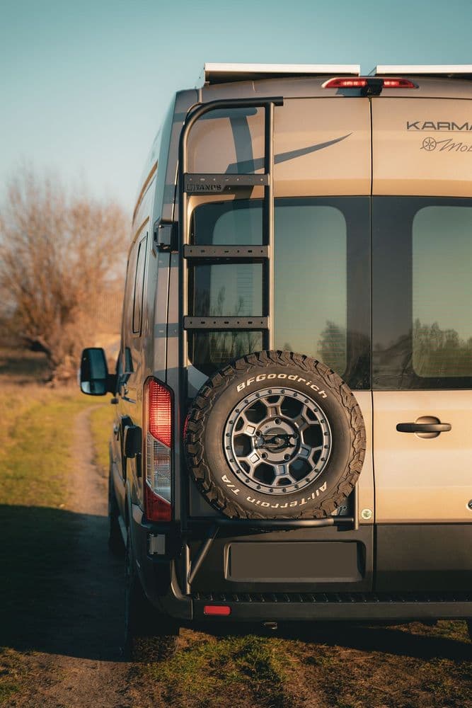 Aluminiowe Mocowanie koła z drabinką Transit mk8