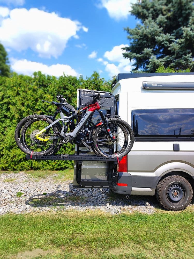 Aluminiowy stelaż wielofunkcyjny do pojazdów MAN TGE, Volkswagen Crafter 2 oraz Volkswagen Grand California thumbnail 11