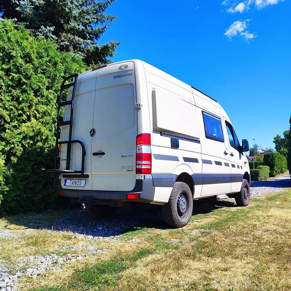 Aluminiowe mocowanie koła zapasowego z drabinką do Mercedesa Sprintera 906 oraz Craftera 1