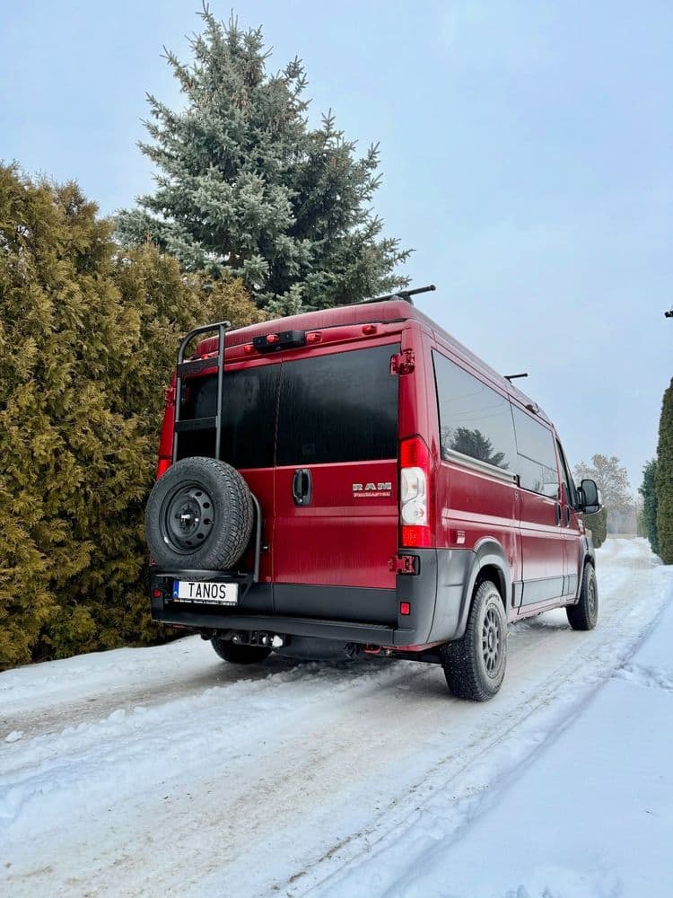 Aluminiowe mocowanie koła zapasowego z drabinką do Fiata Ducato